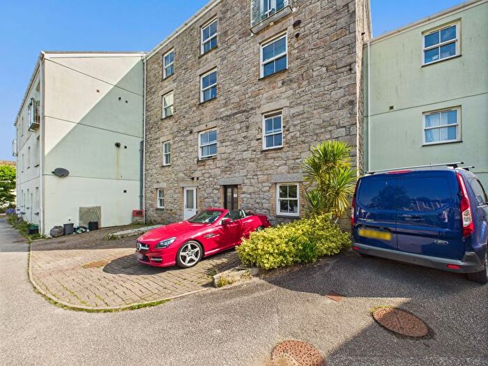 2 Bedroom Flat For Sale In Treruffe Hill, Redruth - Centrally Located Maisonette, TR15