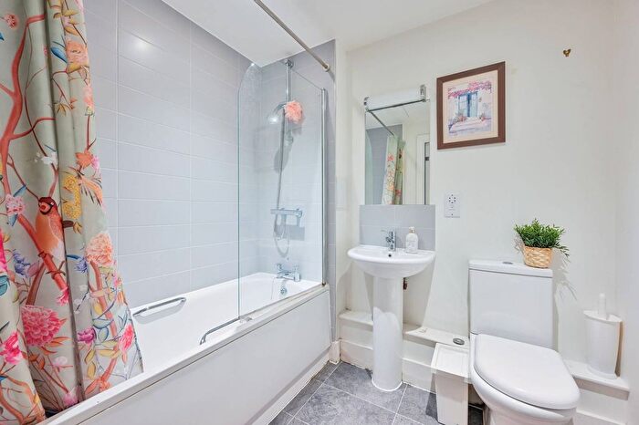 1 Bedroom Flat To Rent In Wadeson Street, Bethnal Green, London, E2