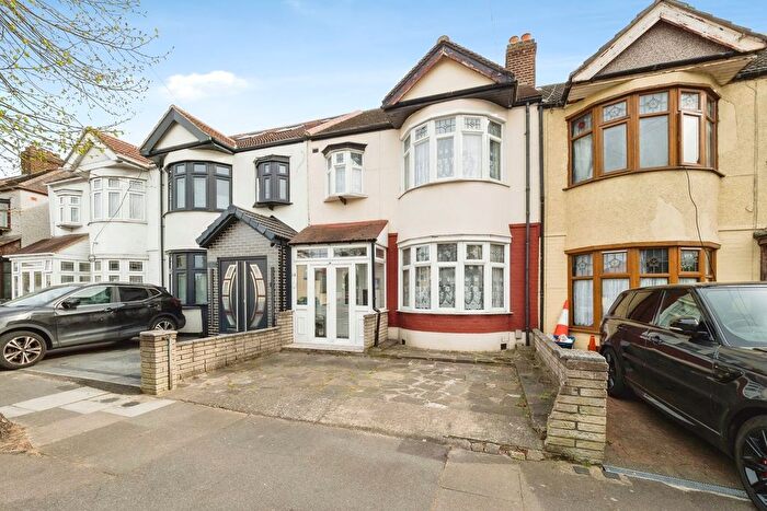 3 Bedroom Terraced House For Sale In St Thomas Gardens, Ilford, IG1