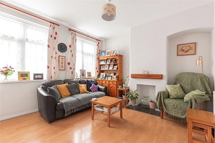 3 Bedroom Terraced House For Sale In Beclands Road, Furzedown, SW17