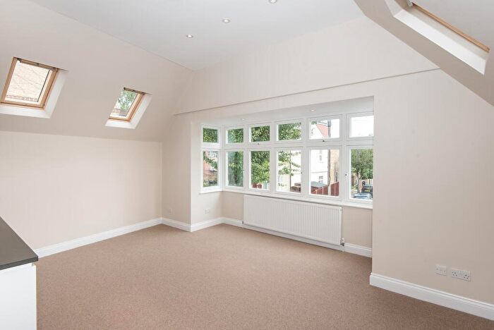 2 Bedroom Flat To Rent In Vernon Road, East Sheen, SW14