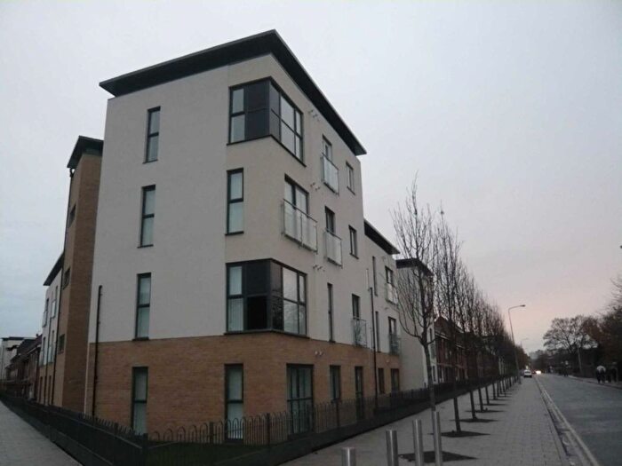 2 Bedroom Flat To Rent In Moss Street, Salford, M7