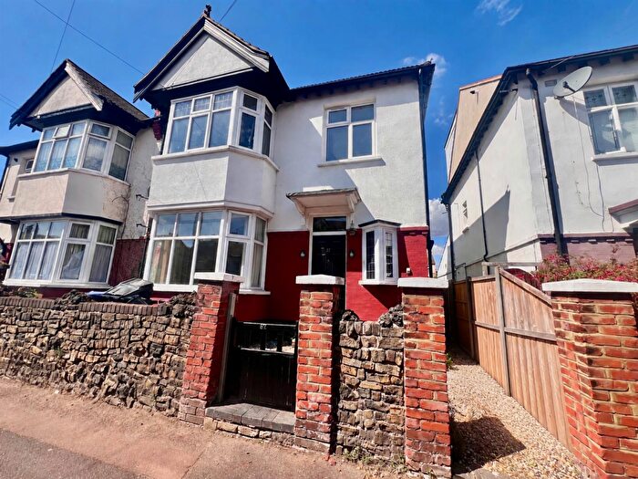 1 Bedroom Flat To Rent In Westbourne Grove, Wesrcliff On Sea, Essex, SS0