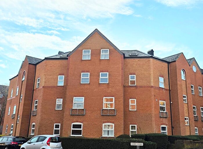 2 Bedroom Flat For Sale In Ashby Court, Banbury, OX16