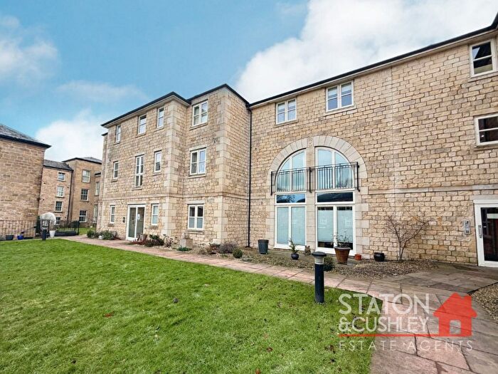 2 Bedroom Flat For Sale In The Courtyard Berry Hill Lane, Mansfield, NG18