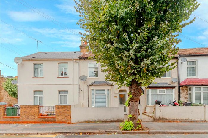 3 Bedroom Terraced House To Rent In Northcote Road, Walthamstow, London, E17