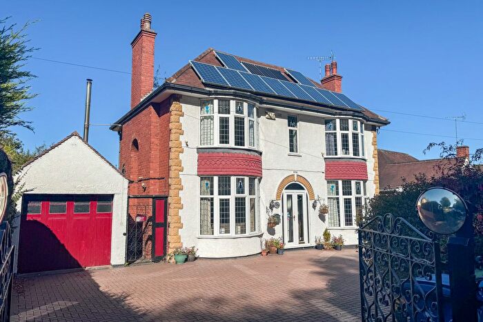 3 Bedroom Detached House For Sale In Mansfield Road, Worksop, S80