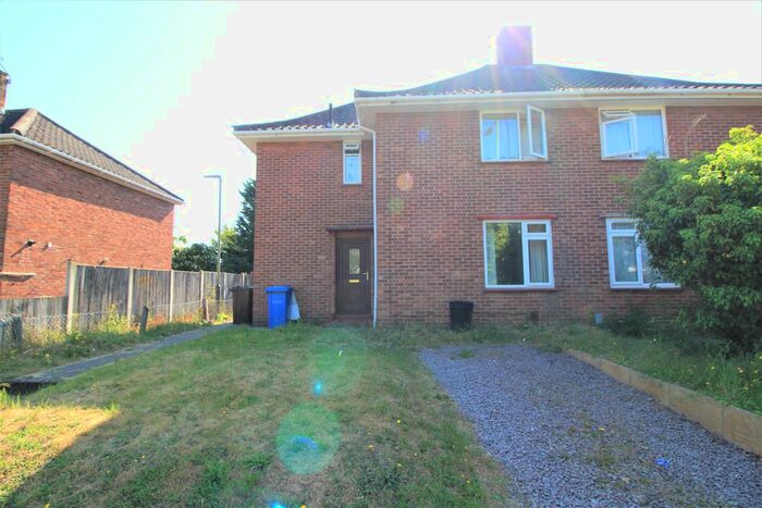 4 Bedroom Semi-Detached House To Rent In Bluebell Road, Norwich, NR4