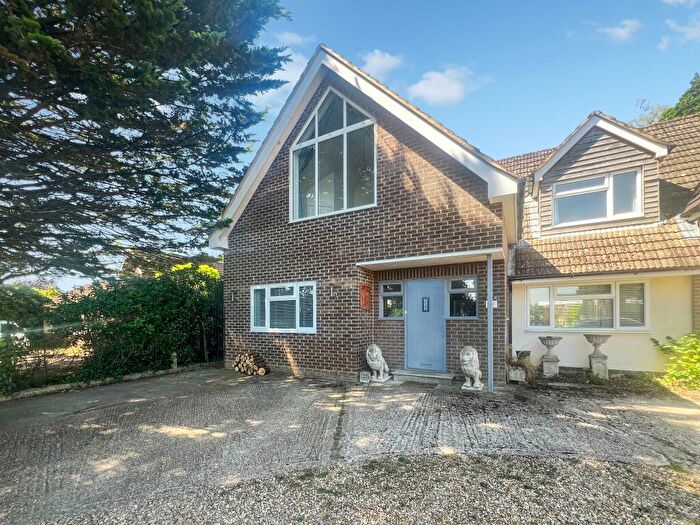 5 Bedroom Semi-Detached House To Rent In Rownhams Lane, North Baddesley, SO52