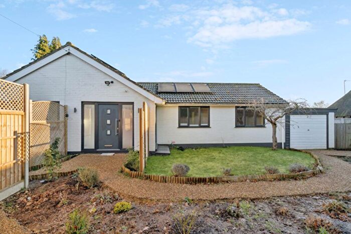 3 Bedroom Detached Bungalow For Sale In The Knoll, Maulden, MK45
