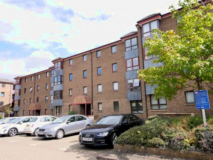 3 Bedroom Flat To Rent In Sienna Gardens, Newington, Edinburgh, EH9