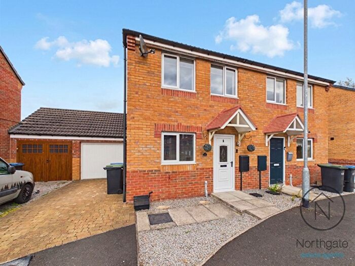 3 Bedroom Semi Detached House For Sale In Yacley Close, Newton Aycliffe, DL5