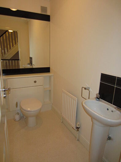 3 Bedroom Terraced House To Rent In South College Street, Aberdeen, AB11