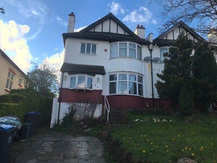 2 Bedroom Flat To Rent In Whitehorse Lane, South Norwood, SE25