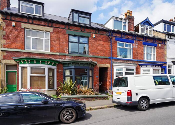3 Bedroom Terraced House For Sale In South View Crescent, Sheffield, S7