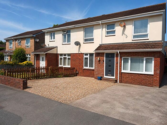 6 Bedroom Semi-Detached House For Sale In Becket Drive, Worle, Weston-Super-Mare, BS22