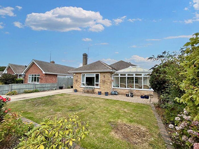 3 Bedroom Detached Bungalow For Sale In Mills Drive, Corton, NR32