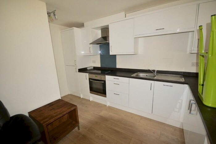 5 Bedroom Flat Share To Rent In Flat, Tiverton Way, Cambridge, Cambridgeshire, CB1