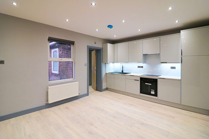 1 Bedroom Flat To Rent In Upper Tooting Road, London, SW17