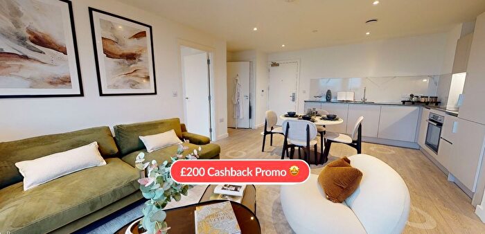 2 Bedroom Flat To Rent In Dumballs Road, Cardiff, CF10