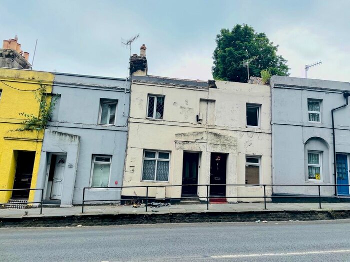 2 Bedroom Property To Rent In Cambridge Road, Hastings, TN34