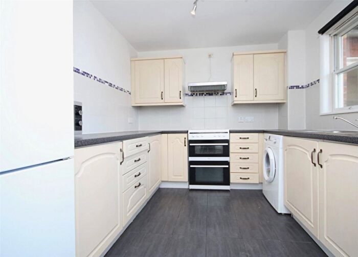 2 Bedroom Flat To Rent In High Road, Wood Green, London, N22