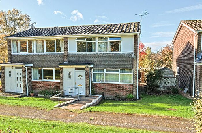 3 Bedroom Semi Detached House For Sale In Fraser Road, Kings Worthy, Winchester, Hampshire, SO23