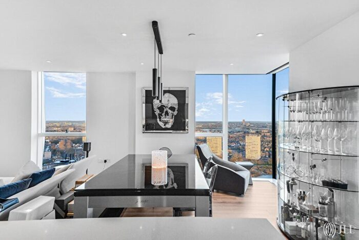 3 Bedroom Flat For Sale In Skyline Apartments, Devan Grove, N4