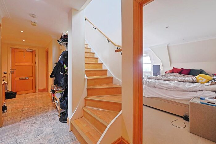 3 Bedroom Flat To Rent In Flat, Boydell Court, London, NW8