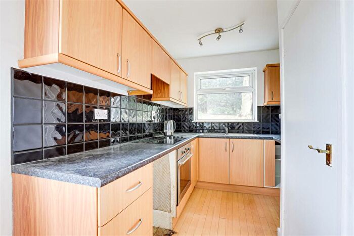 1 Bedroom Flat For Sale In Derwent Crescent, Arnold, Nottinghamshire, NG5