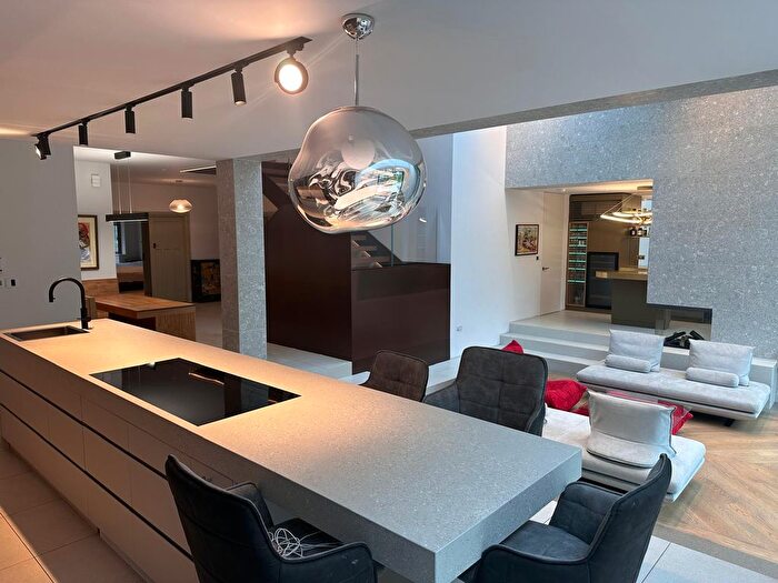 5 Bedroom Detached House To Rent In Brondesbury Park, London, NW2