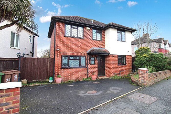 3 Bedroom Detached House For Sale In Inverness Road, Worcester Park, KT4