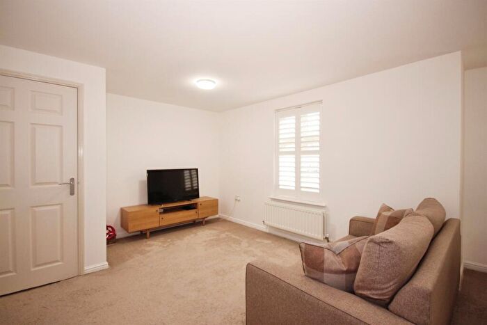 2 Bedroom Apartment For Sale In The Marish, Warwick, CV34