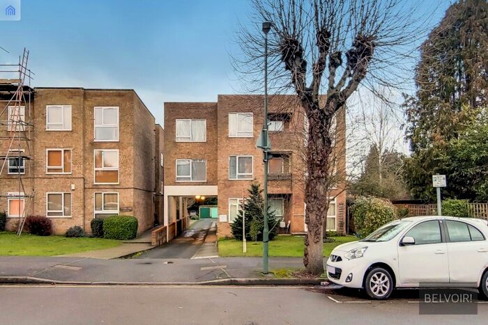 3 Bedroom Flat To Rent In The Park, Sidcup, DA14