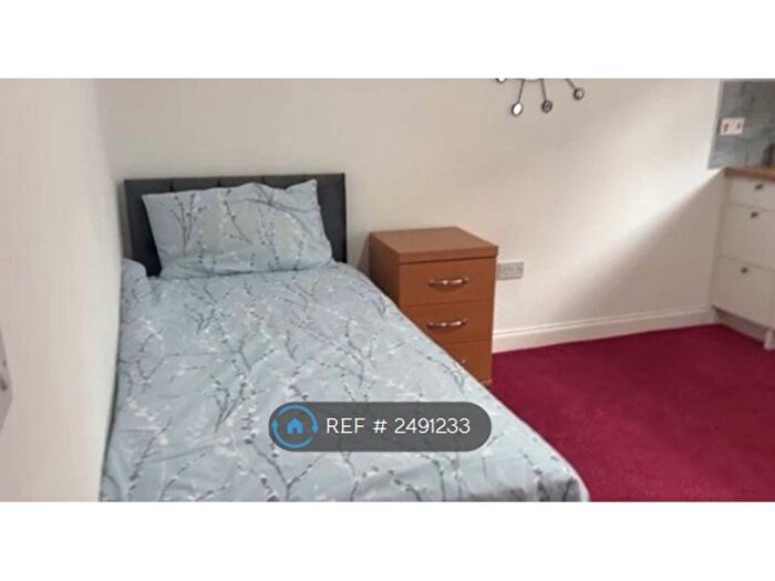 1 Bedroom Detached House To Rent In Westrow Drive, Essex, IG11