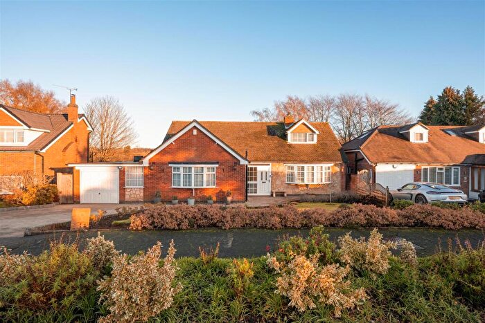 4 Bedroom Detached House For Sale In Stoneleigh Close, Stoneleigh, CV8