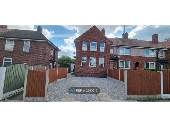 3 Bedroom Semi-Detached House To Rent In Deerlands Avenue, Sheffield, S5