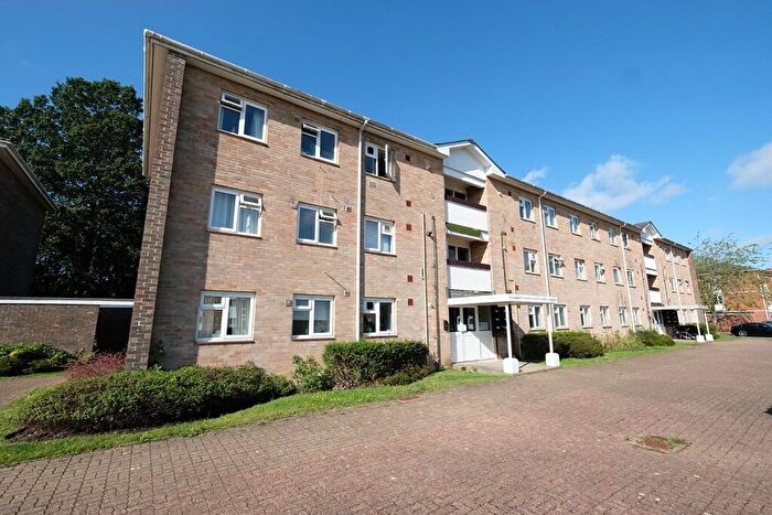 2 Bedroom Flat To Rent In Africa Drive, Marchwood, Southampton, SO40