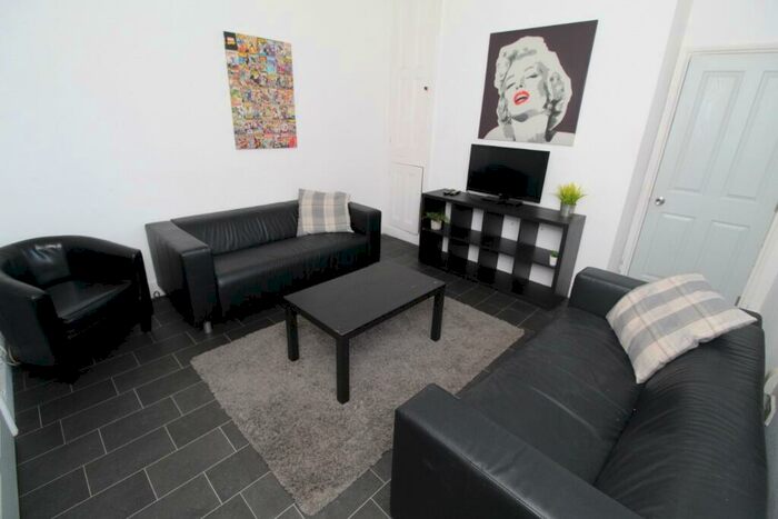 8 Bedroom Semi-Detached House To Rent In Musters Road, West Bridgford, NG2