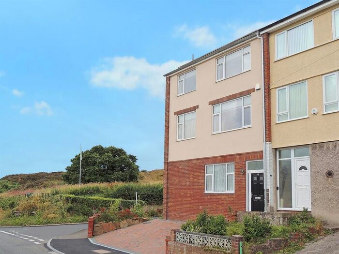 4 Bedroom Flat To Rent In Troopers Hill Road, St. George, Bristol, BS5