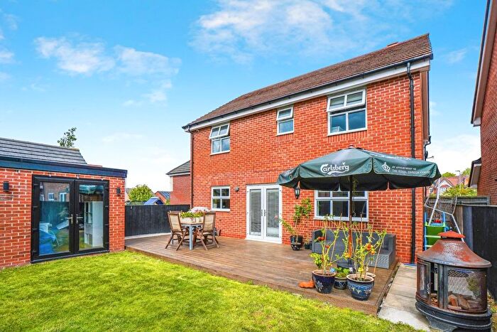 4 Bedroom Detached House For Sale In Netherwood Avenue, Castleford, West Yorkshire, WF10