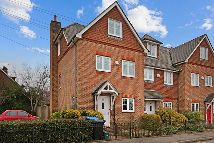 3 Bedroom End Of Terrace House For Sale In High Street, RH7