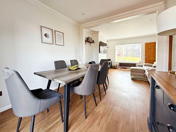 3 Bedroom Semi-Detached House For Sale In Richland Close, Hastings, TN35