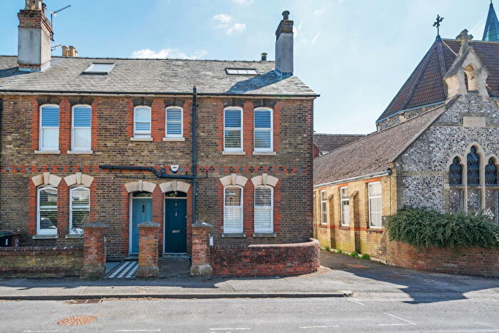 4 Bedroom End Of Terrace House For Sale In Burgess Road, Basingstoke, RG21