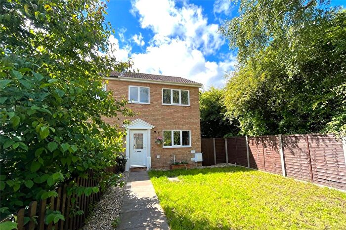 4 Bedroom End Terrace House To Rent In Newton Way, Tongham, Surrey, GU10