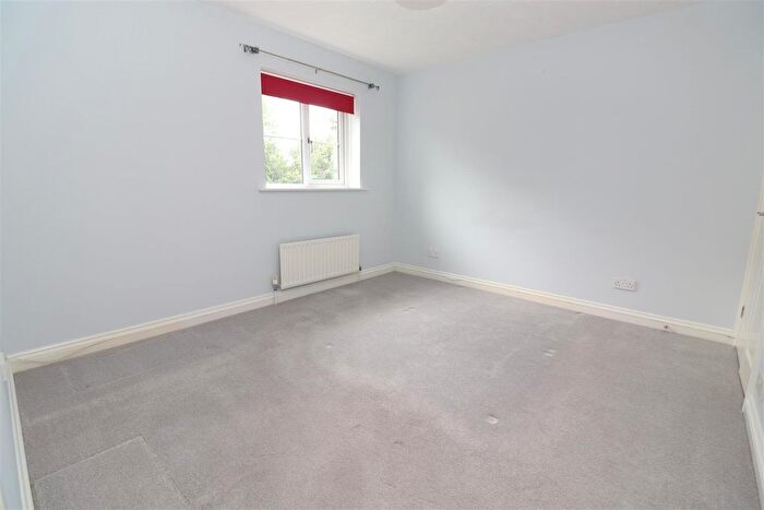 3 Bedroom Terraced House For Sale In Bede Close, Higham Ferrers, NN10