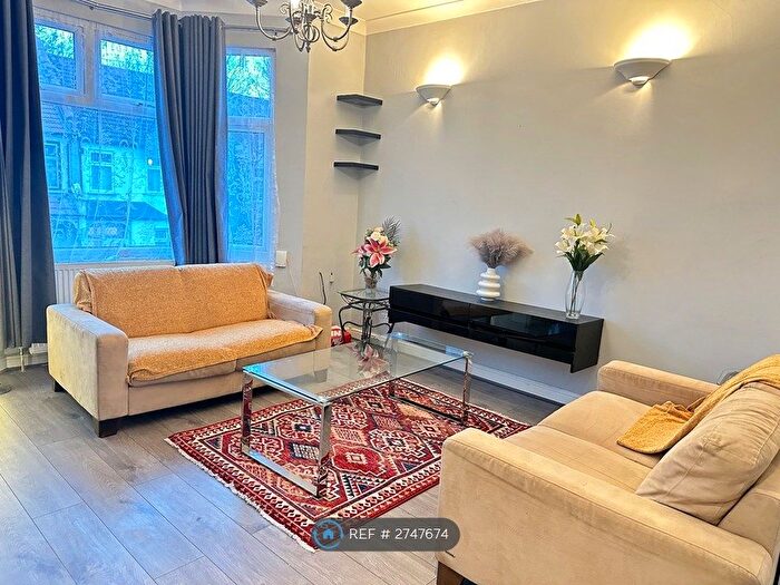 2 Bedroom Flat To Rent In Links Road, London, SW17
