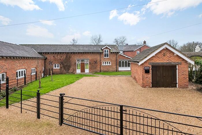 3 Bedroom Semi-Detached House For Sale In Chester Road, Woodford, SK7