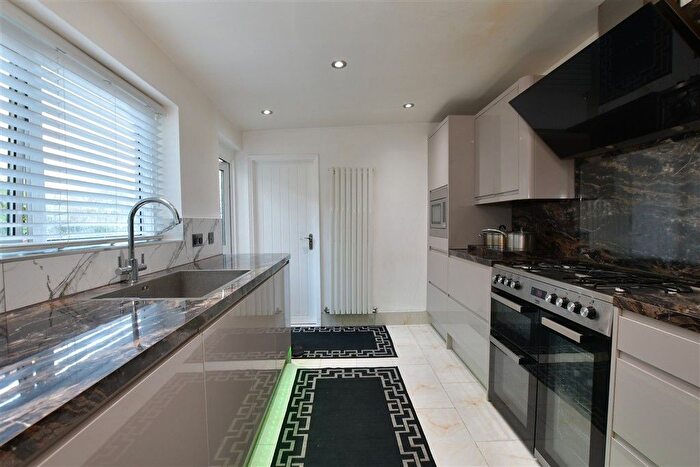 4 Bedroom Detached House For Sale In Cumberland Road, London, E13