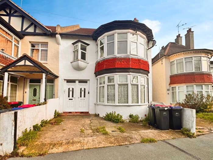2 Bedroom Flat To Rent In Tyrrel Drive, Southend-On-Sea, SS1